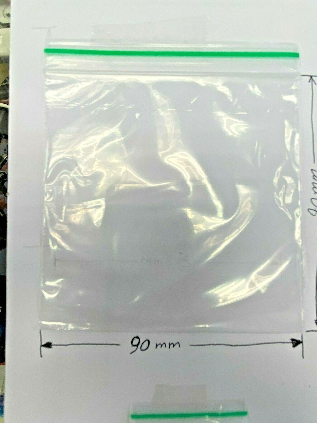 300 x Small Plastic Ziplock Bags – Resealable, Smell-Proof Baggies for Crafts, Jewelry, and Herbs Storage